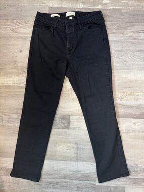 Universal Thread Women’s Slim Straight Jeans in Black